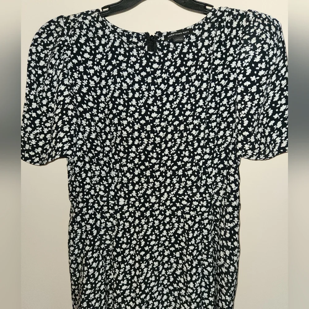 Something Navy Floral short sleeve Midi Dress Size I - Picture 5 of 7